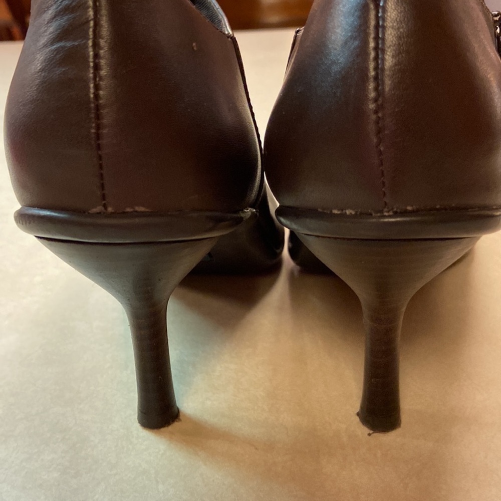 Reaction Kenneth Cole Brown Pointed Toe Heel 2.5” Ankle Bootie - Picture 7 of 14